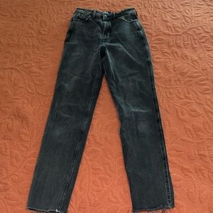 Hollister Ultra High-Rise Mom Jean